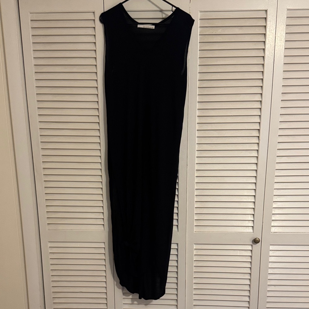 Elegant Black Sleeveless Dress